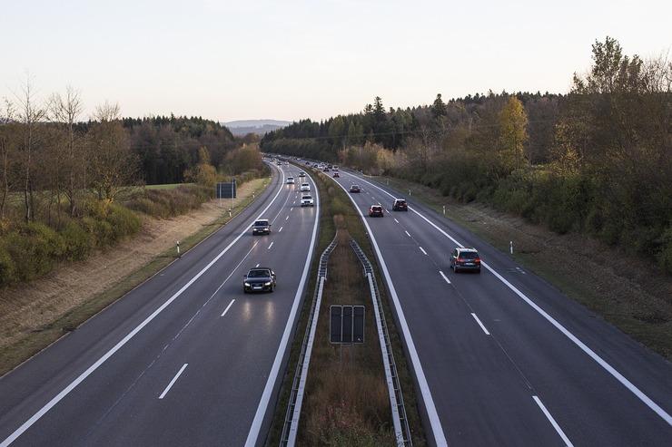 Viaggi in auto, gli orari migliori per partire