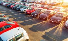 autovetture parcheggiate e pronte per la vendita