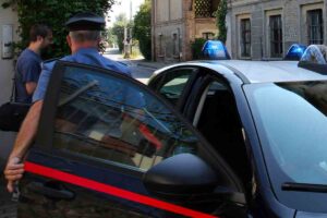 Vigevano, segregato e derubato: Carabinieri