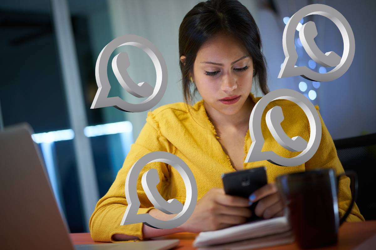 Donna che chatta attorniata da loghi whatsapp