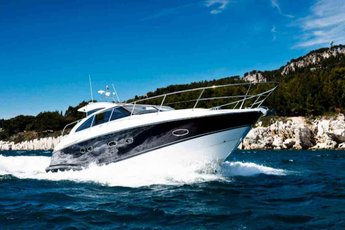 yacht